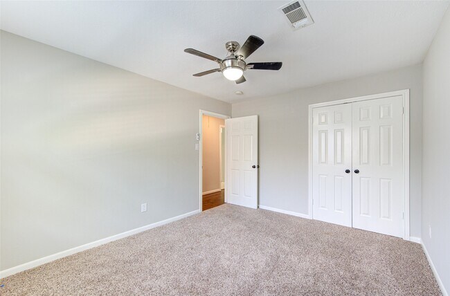 Foto del edificio - 1535 Hannington Dr