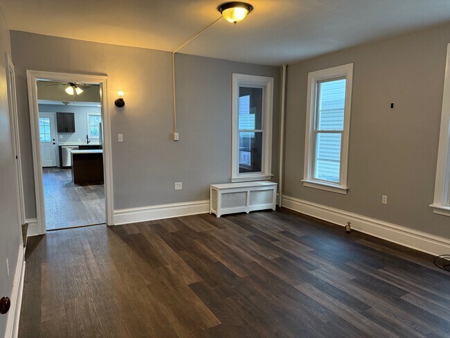Building Photo - 643 Hummel Ave