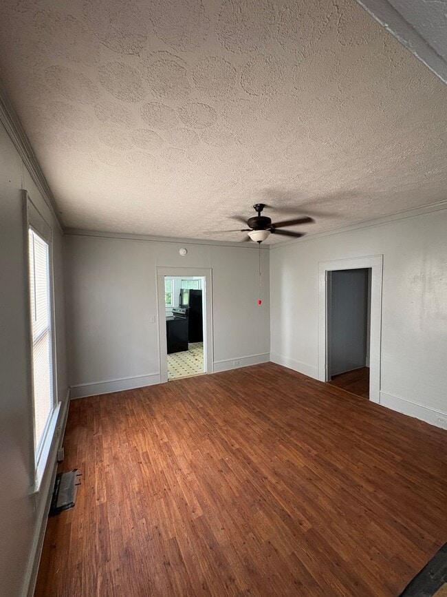 Photo - 617 Candler St Apartment