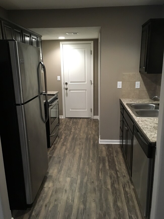 Foto del edificio - Newer 3 Bed Townhome in Grain Valley