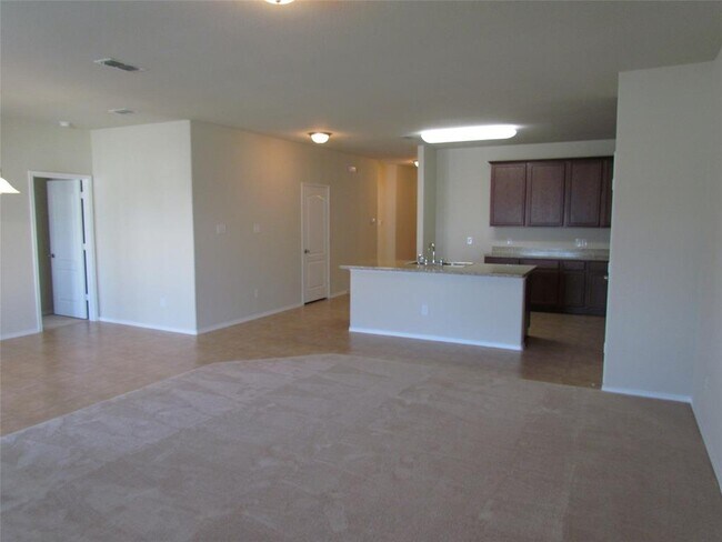 Foto del edificio - 9217 Blackstone Dr
