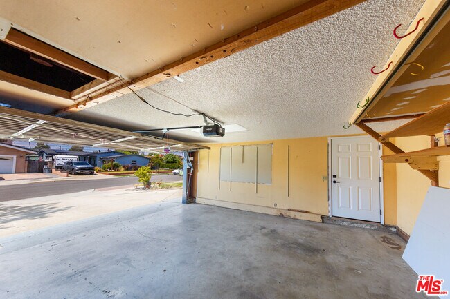 Foto del edificio - 2525 Grand Summit Rd
