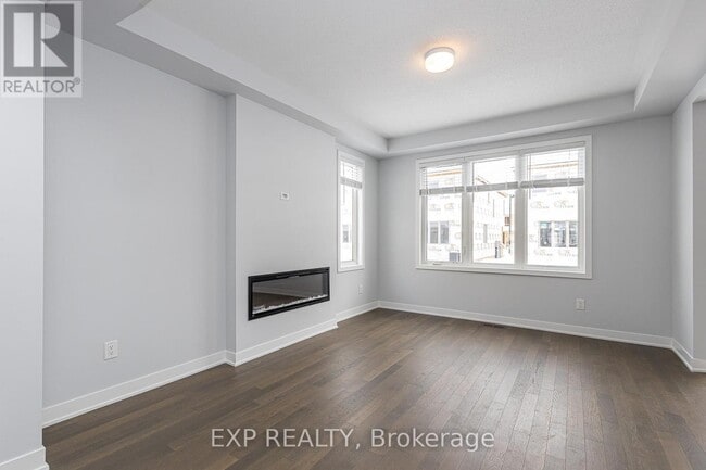 Building Photo - 210 Ormiston Cres
