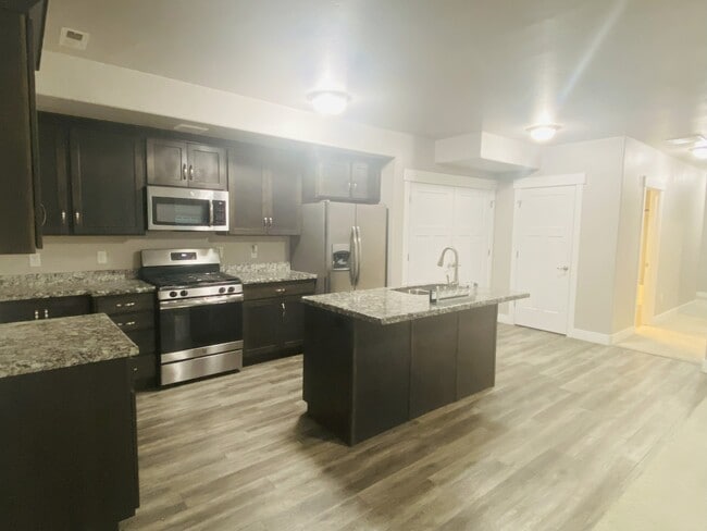 Building Photo - 11528-14055 4055 W