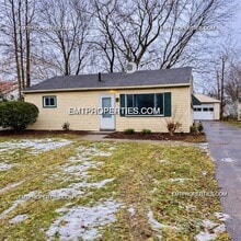 Building Photo - 2812 Riverview Ln