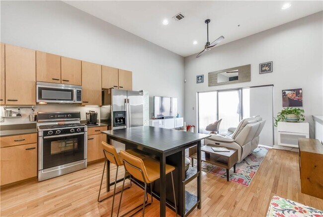 Foto del edificio - 6000 S Congress Ave