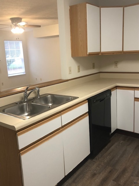 Foto del edificio - 3124 Brunswick Ct S