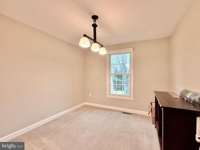 Building Photo - 6 Quail Ridge Dr