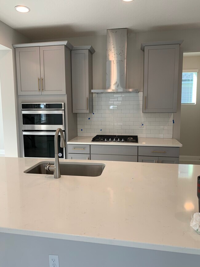 Building Photo - 42 Verdure St