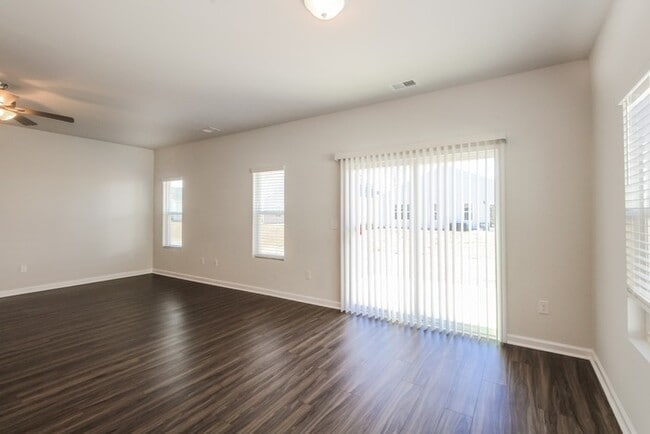 Building Photo - 367 Augustine Dr