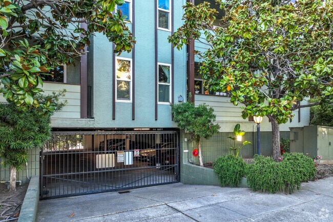 Garaje del edificio - 199 Montecito Ave