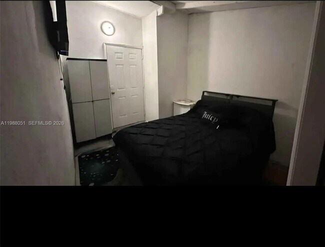 Foto del edificio - 2952 SW 14th St