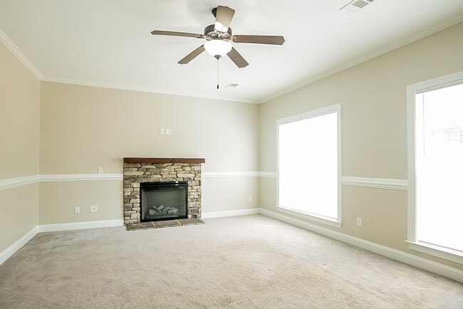 Building Photo - 461 Sebastian Dr