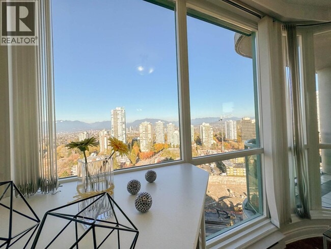 Building Photo - 6128 Patterson Ave