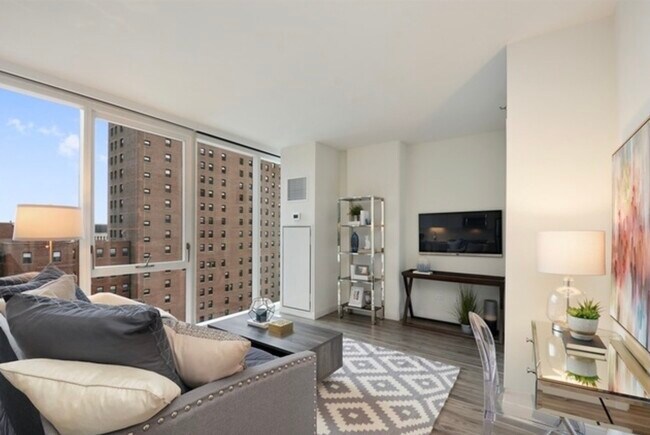 Building Photo - 140 S Michigan Ave