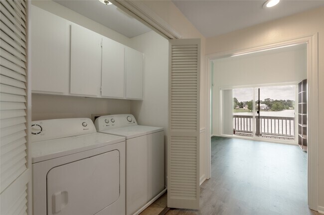 Foto del edificio - 208 Waters Edge