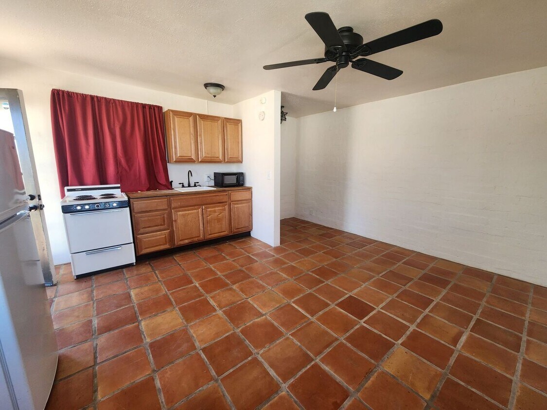 73752 Crestview Dr Unit C, Twentynine Palms, CA 92277 Room for Rent in Twentynine Palms, CA