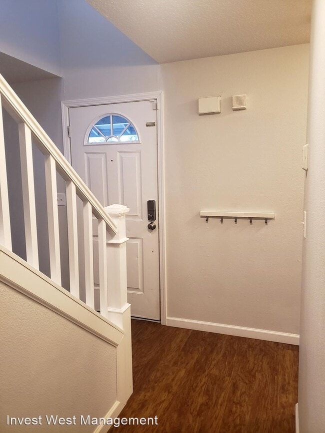 Building Photo - 4 br, 2.5 bath House - 1805 NE 149th Cir