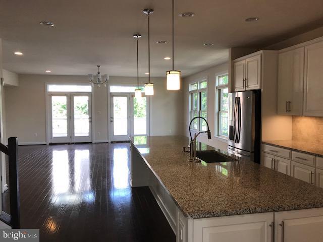 Foto del edificio - 7200 Holywell Ln