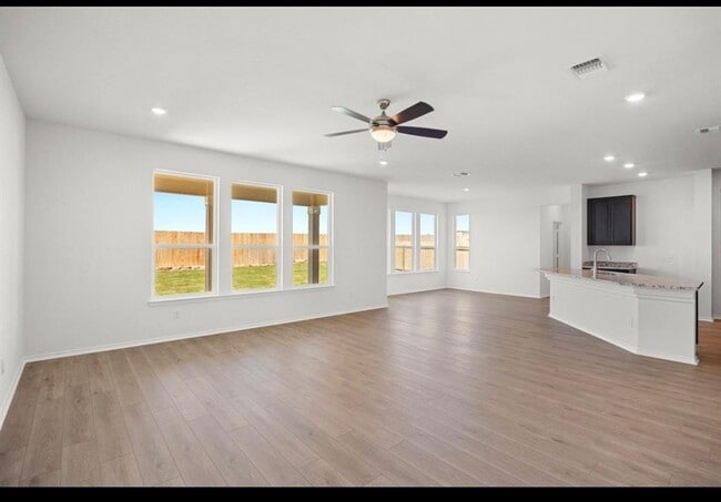 Building Photo - 3720 Cerino Ln