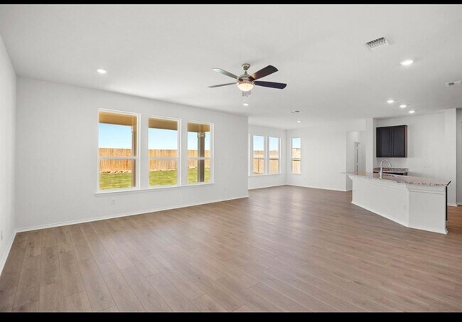 Foto del edificio - 3720 Cerino Ln