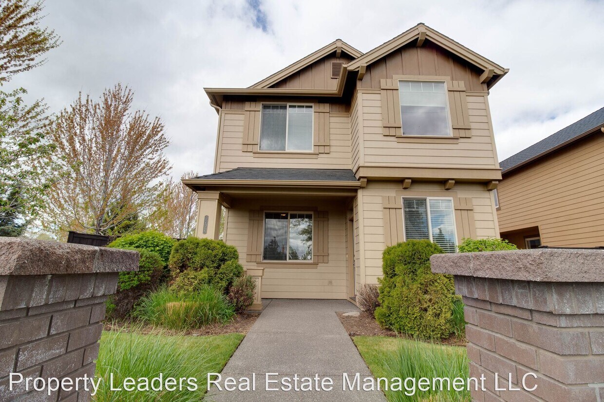 3707 NE Purcell Blvd