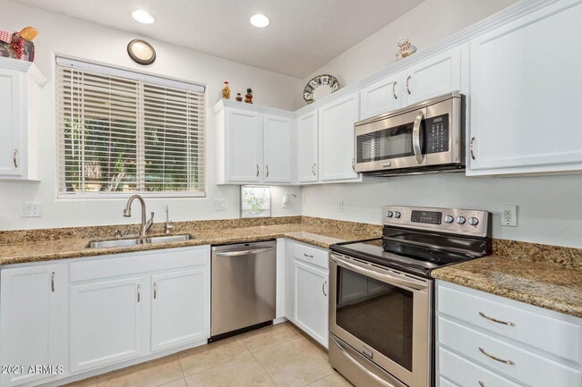 Building Photo - 230 N 174th Dr