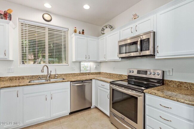 Foto del edificio - 230 N 174th Dr