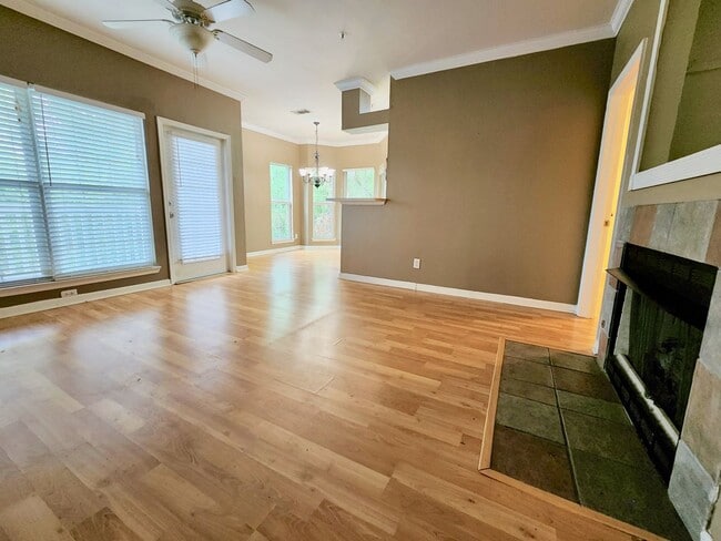 Building Photo - Two bedroom condo with garage - James Island