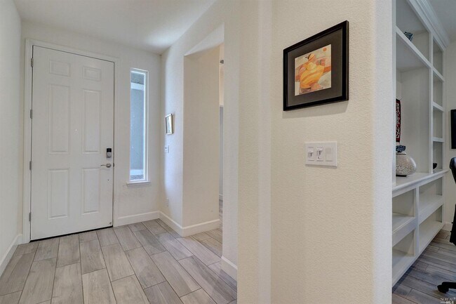 Foto del edificio - 593 Waterwood Dr