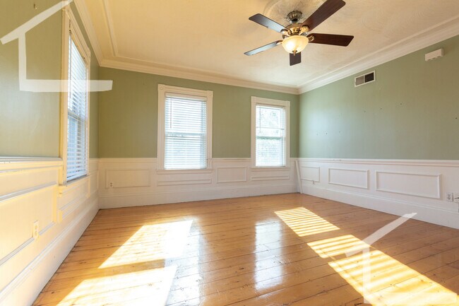 Foto del edificio - 57 Riverdale St