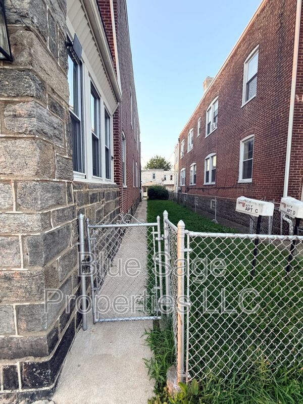 Photo - 621 W 7th St Townhome
