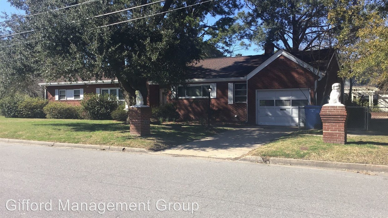 Primary Photo - 4 br, 1.5 bath House - 1301 Freeman Avenue