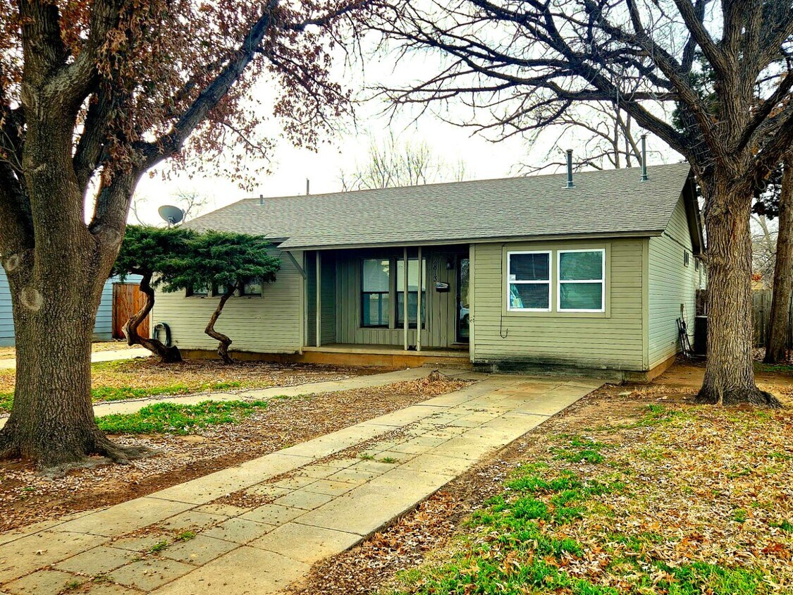 Primary Photo - 2813 32nd St