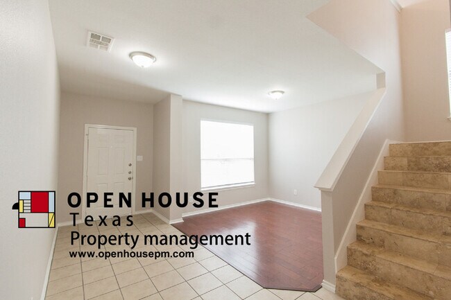Building Photo - 310 Admiral Dr, Wylie