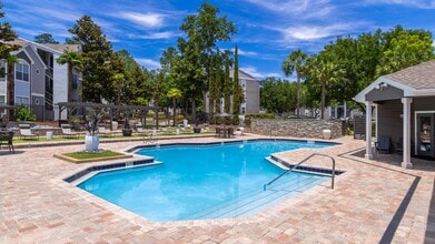 Building Photo - The Oasis at 1800