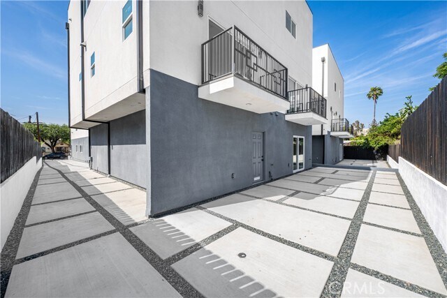 Foto del edificio - 648 N Boyle Ave