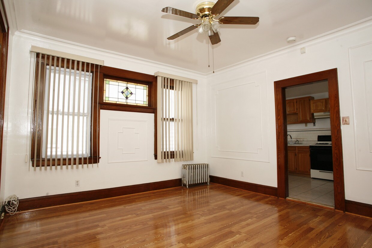 Primary Photo - 170 Eastern Pkwy