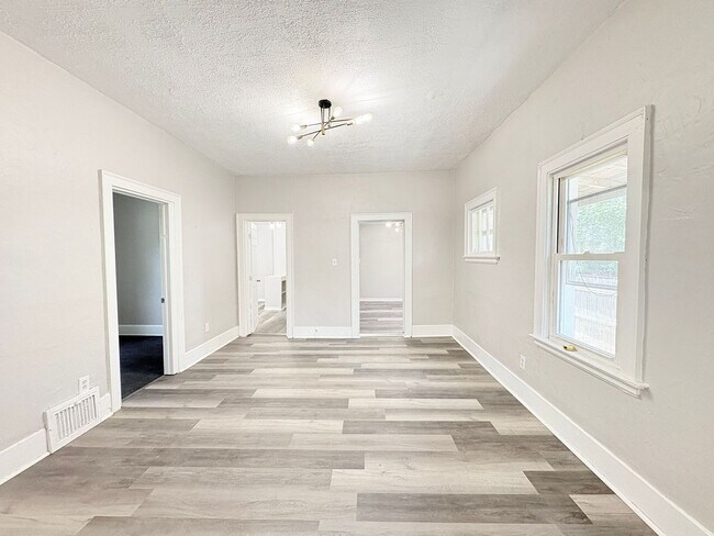 Foto del edificio - 2817 N Erie St