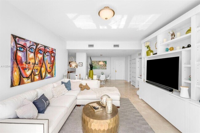 Building Photo - 2665 SW 37th Ave