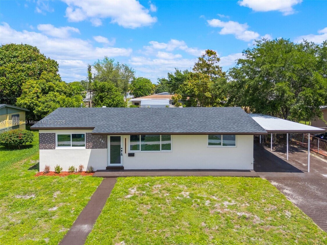 Primary Photo - 741 NW 175th Dr