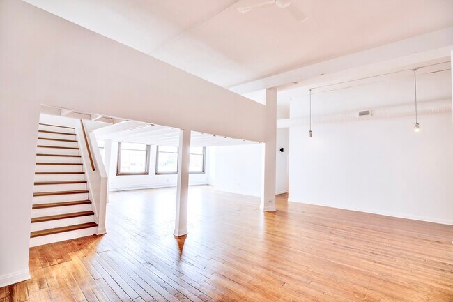 Foto del edificio - 1278 N Milwaukee Ave
