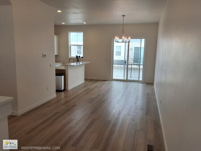 Foto del edificio - 1629 N Mumbarto Ln