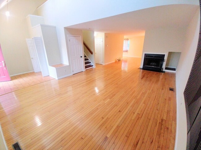 Living room - 15 Hanover Ct
