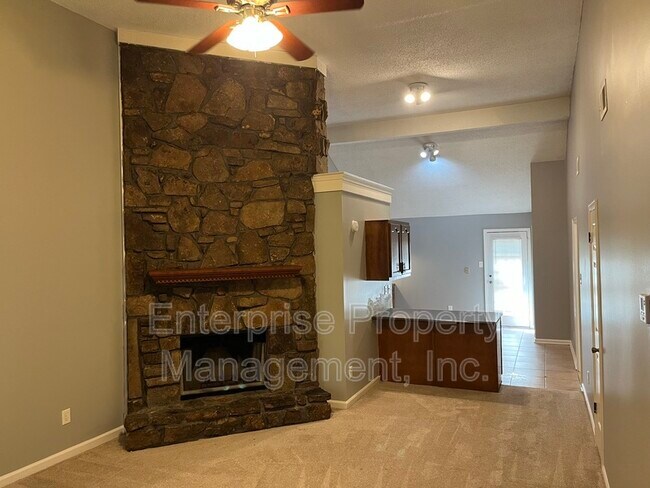 Building Photo - 3913 Oak Branch Cir E