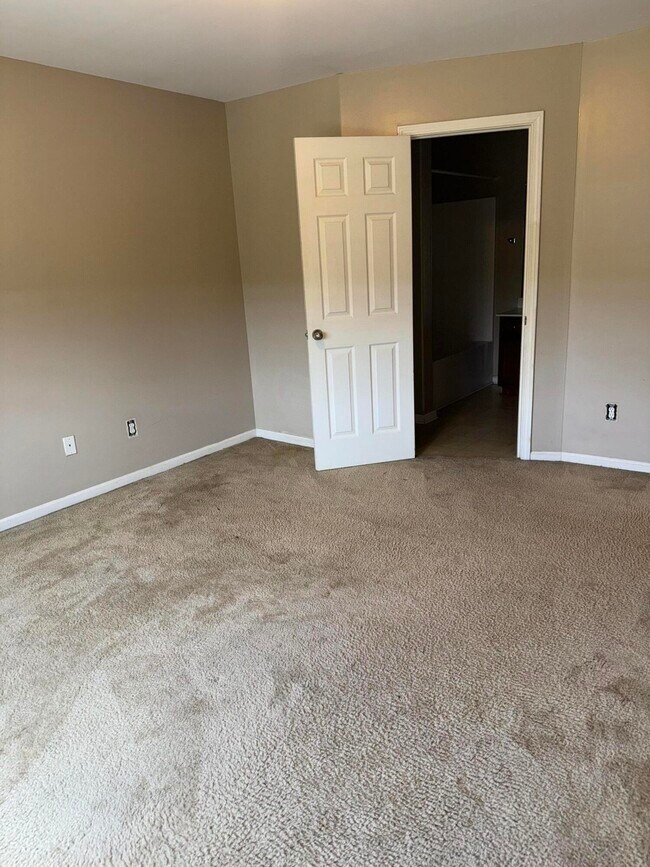 Foto del edificio - 3804 Pinecrest Way