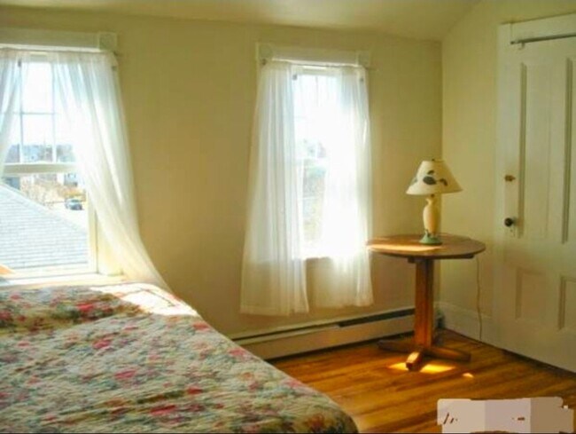 Foto del edificio - 102 Revere St
