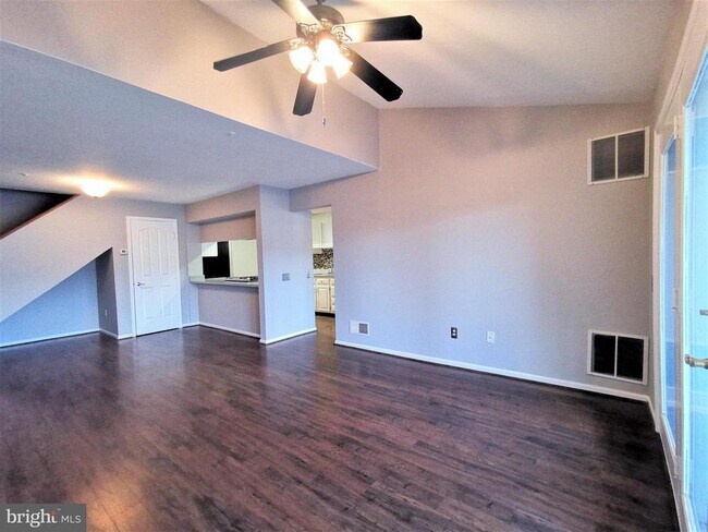 Foto del edificio - 306 Waters Edge Dr