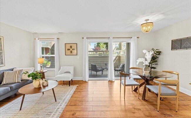 Foto del edificio - 120 Reflections Dr