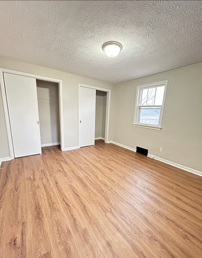 Building Photo - 2528 Springmont Ave